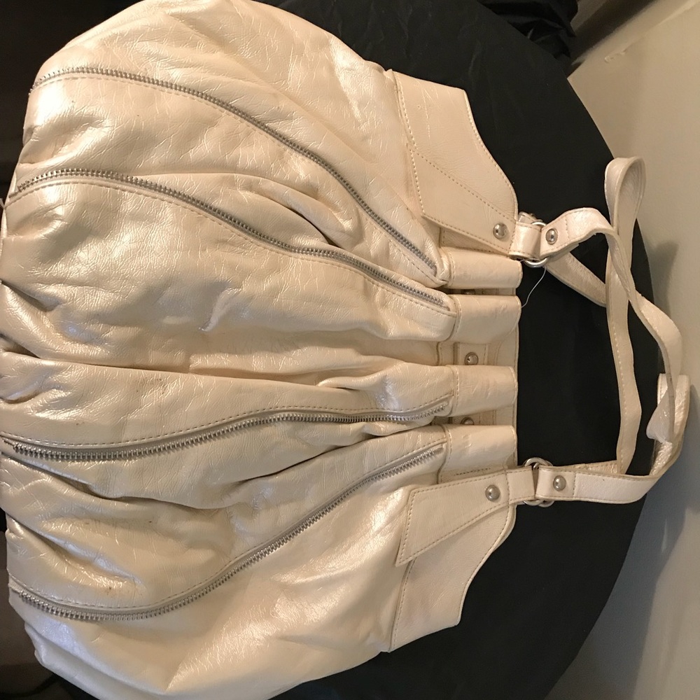 Attention purse